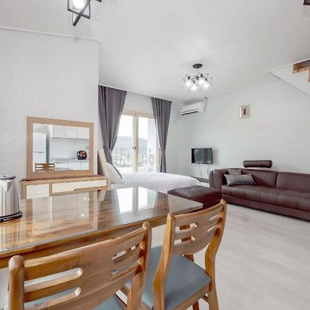 Gangneung Luluberry Pension Luaran gambar